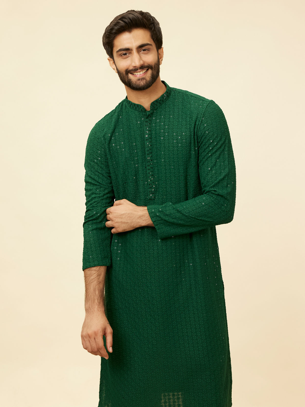 alt message - Manyavar Men Hunter Green Chikankari Sequinned Kurta Set image number 0